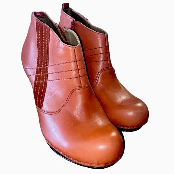 Schuler & Sons Philadelphia Wms Sz 9.5 Red Cider Press Clogs Ankle Boots Booties - Picture 1 of 10
